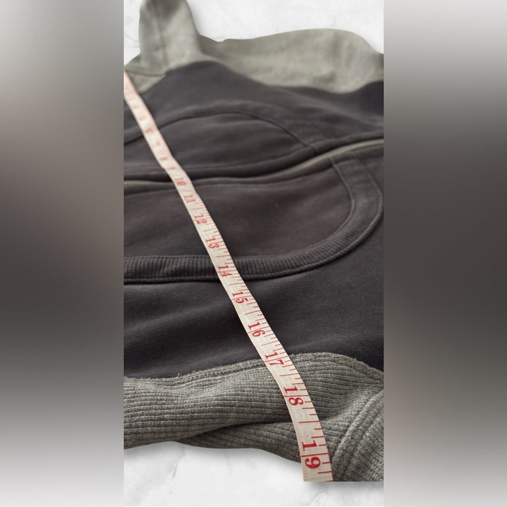 Lululemon Athletica Two-Tone Gray Women's Hoodie - Picture 7 of 7